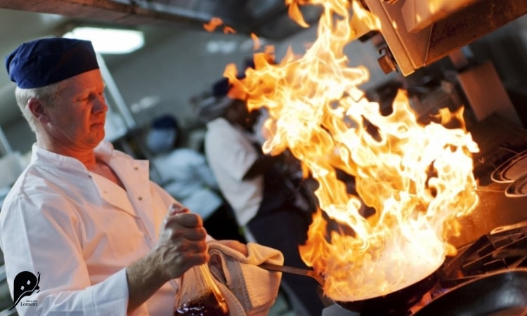 4 ویژگی سرآشپز حرفه ایی در رستوران 2 ویژگی سرآشپز حرفه ایی