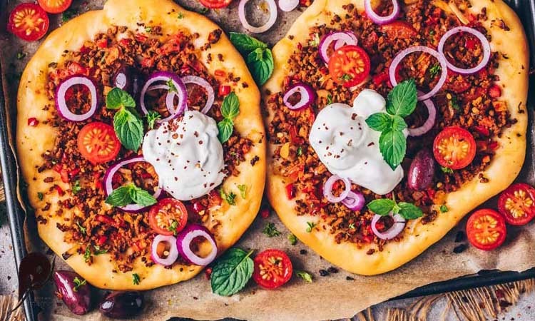 چرا گوجه فرنگی برای پیتزا مهم است؟