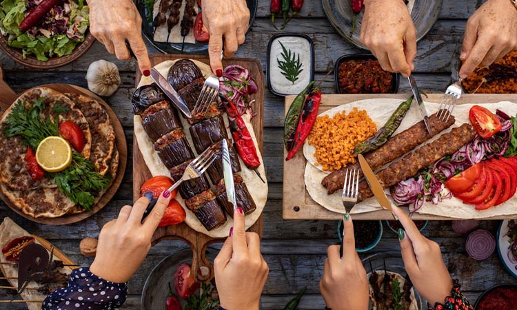 انواع منوهای رستوران در جهان 2 تنوع منو در رستوران های محلی بر اساس ذائقه افراد