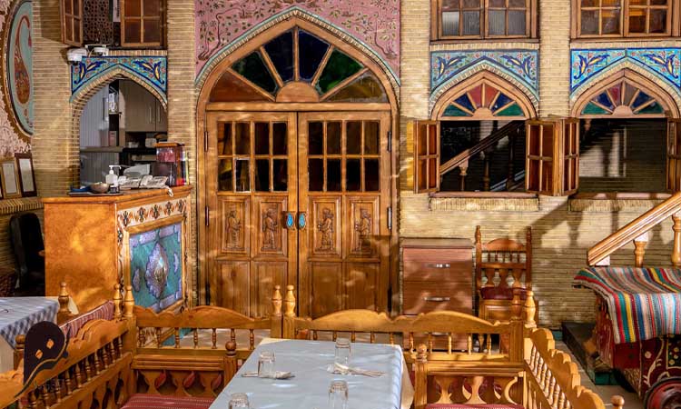 معرفی بهترین رستوران های سنتی تهران 3 رستوران عالی قاپو از بهترین رستوران های سنتی تهران