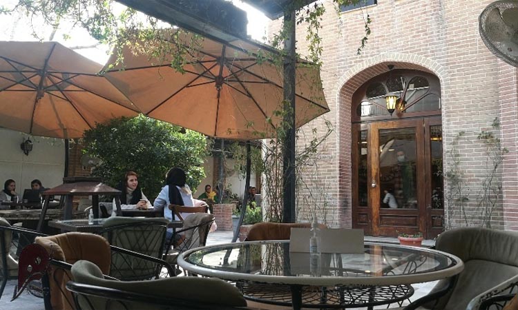 لیست کافه های تماشای فوتبال در تهران 4 کافه دیاموند از بهترین کافه های تماشای فوتبال در تهران