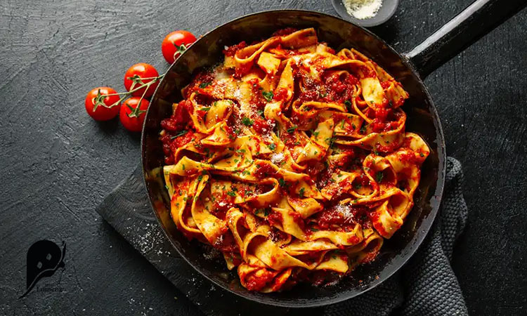 معرفی فهرست کاملی از بهترین غذاهای ایتالیا 4 پاستای سس بلونز