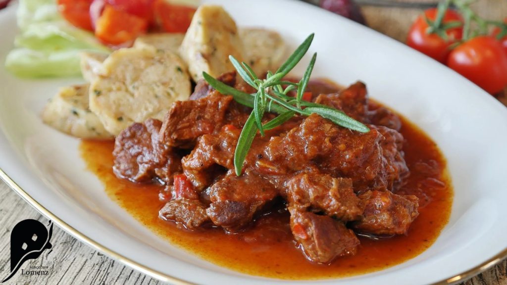 بیف استراگانوف خانگی: دستور تهیه ای ساده و خوش طعم 3 نکات طلایی در طرز تهیه بیف استراگانوف