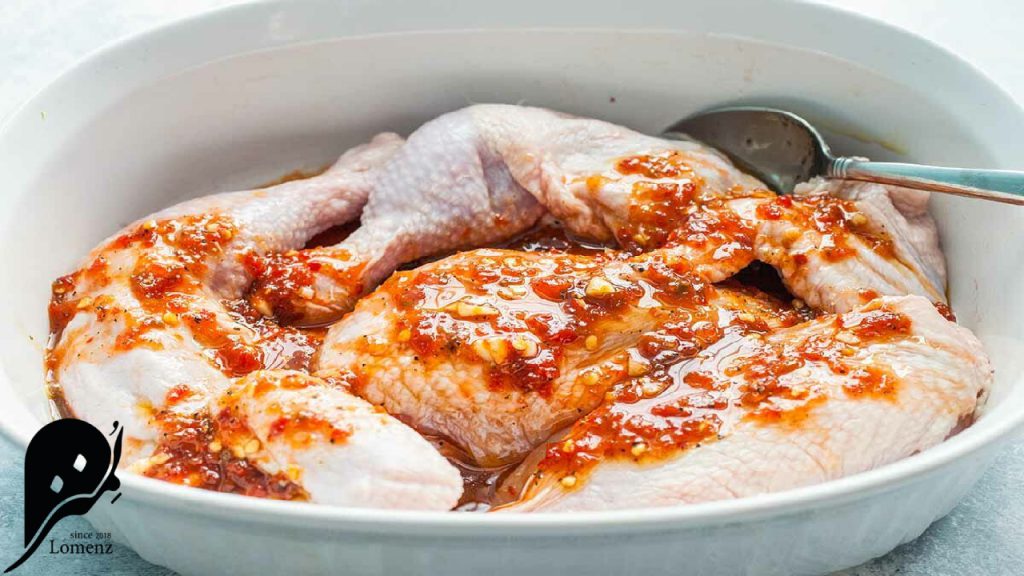 جوجه را در چی بخوابانیم؟ ۵ روش مزه دار کردن جوجه 4 مزه دار کردن جوجه با سس سویا