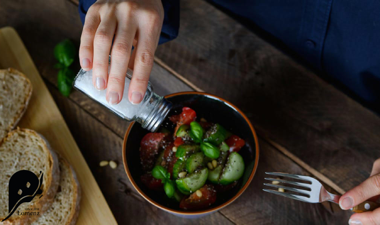 روش های کاهش مصرف نمک در غذا 3 شیوه عادت دادن ذائقه به غذای کم نمک