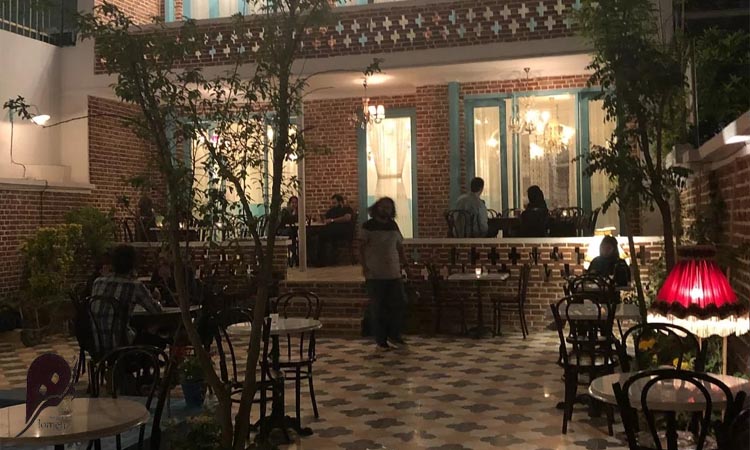 بهترین کافه های روباز در تهران 3 کافه گودورویاس